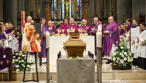 Dankbarer Abschied von Bischof Maximilian Aichern